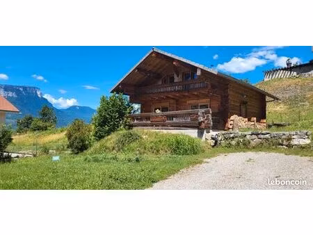 rare à la location chalet individuel meublé en bois massif