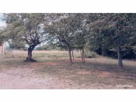cambounet sur le sor  terrain plat de 1000 m²