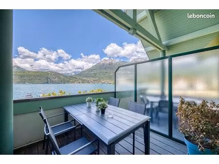 duplex pieds dans l'eau avec sa plage privée