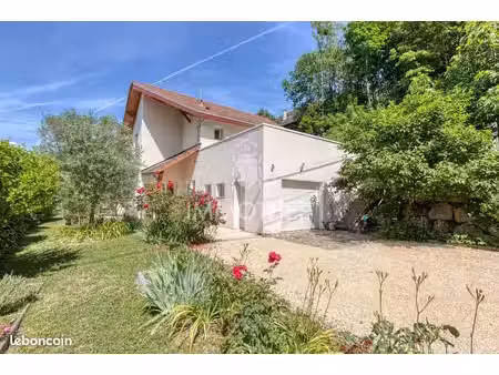 maison 7 pièces 158 m²