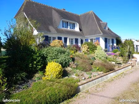 pavillon traditionnel en bon état