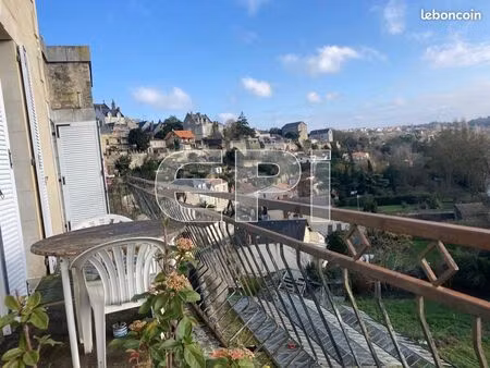 château 7 pièces 135 m²
