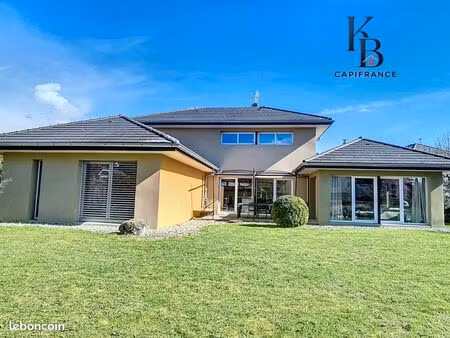 villa 4 pièces 181 m²