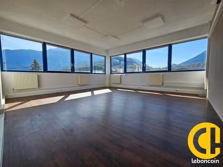 local bureaux 62 m²