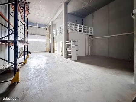 bureau 170 m²