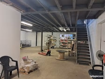 entrepôt environ 300m2 + bureaux - bonneville