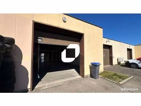 local d'activité 450 m²
