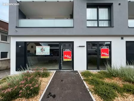 local commercial 92 m²