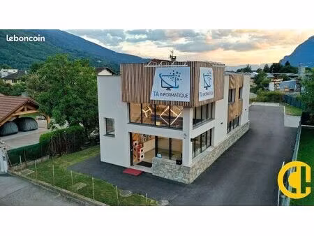 local bureaux 200 m²