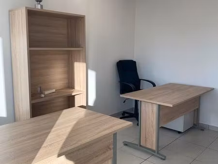 bureau avec salle de réunion et parking gratuit