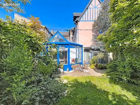 propriété 10 pièces 200 m²