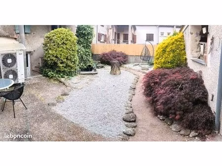 maison de caractère 180 m² situé à burlats (tarn)au cœur d'un village vivant et convivial