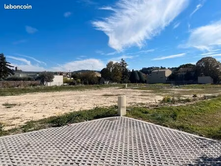 terrain 657 m² valreas