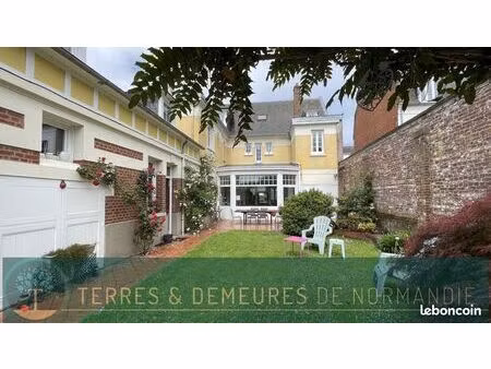 propriété 11 pièces 233 m²