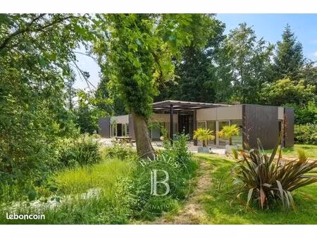 propriété 4 pièces 137 m²