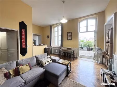 appartement t2 terrasse + parking hyper centre castres 135 000