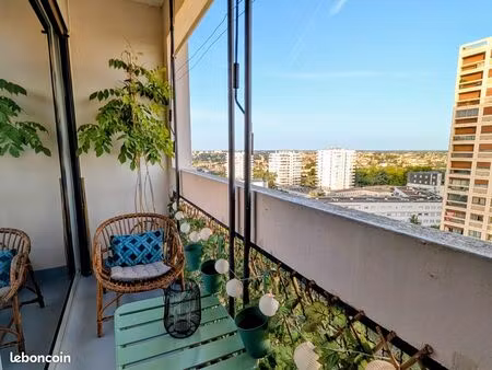 t2 54 m² – 10e étage – vue centre-ville – balcon + parking