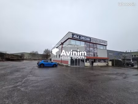 local 1000 m² sillingy