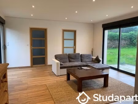 chambre 1 pièce 12 m²
