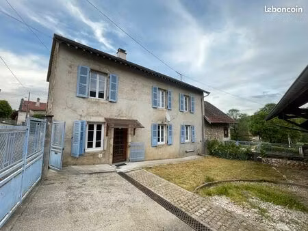 maison de village 95m2 + grange 85m2 - opportunité rare à colomieu