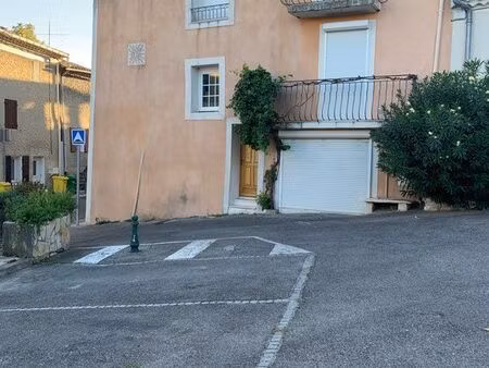 maison de village t4 de 110 m² avec balcons – centre-ville calme – saint-saturnin-lès-avig