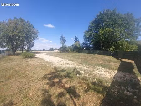terrain 760m2 59 500 euros roches prémarie
