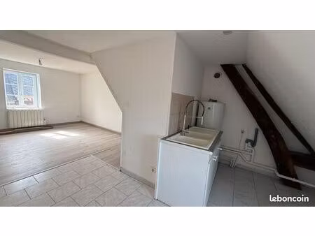 bel appartement 3 pièces en duplex centre bourg saint-saëns