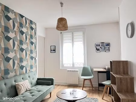 t2 meublé 29 m² – quartier des docks – 15 min à pied du campus universitaire