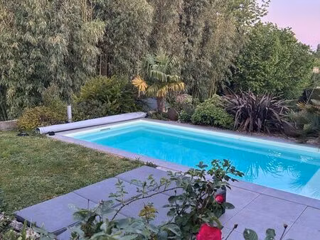 maison 143 m2 - 4 chambres - piscine - la crèche