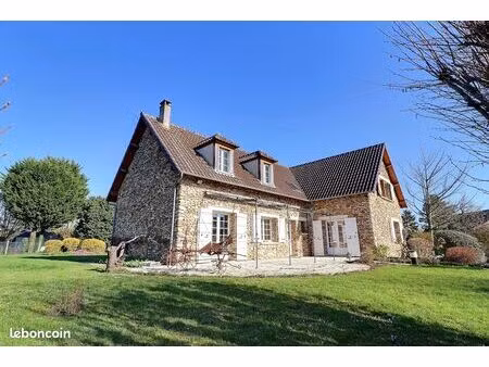 maison 8 pièces 202 m²