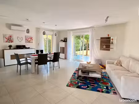 maison / villa de plain pied 4 pièces tout confort avec terrasse + jardin sur 900 m2