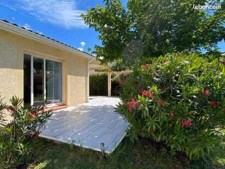 maison / villa de plain pied 4 pièces tout confort avec terrasse + jardin sur 900m2