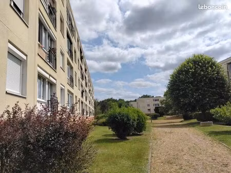 grand t2 lumineux traversant