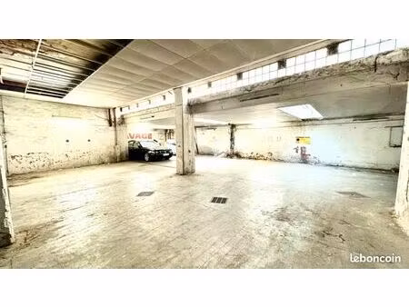 parking/box 501 m² carpentras
