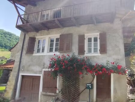 maison de village en pierre  rénovée. superficie 94 m²_ boyeux saint jérôme