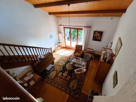 maison 8 pièces 210 m²