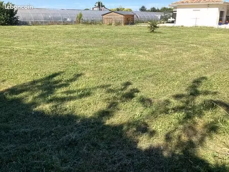 terrain viabilisé 1300m2