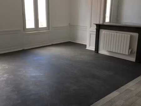 f3 rue des martyrs 76500 elbeuf