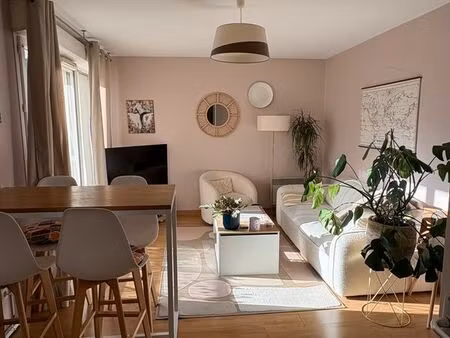 location appartement 2 pièces balcon et parking proche centre coty