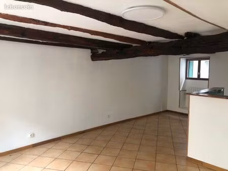 loue maison de village