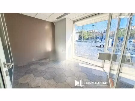 local commercial 200 m²