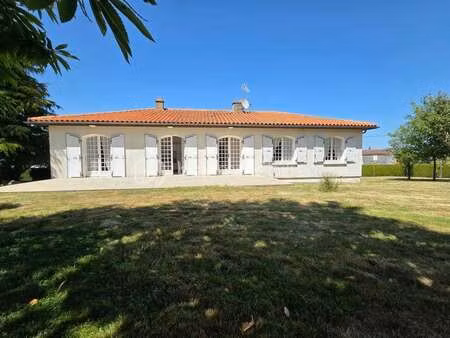 vente maison à l'absie (79240) : à vendre / 216m² l'absie