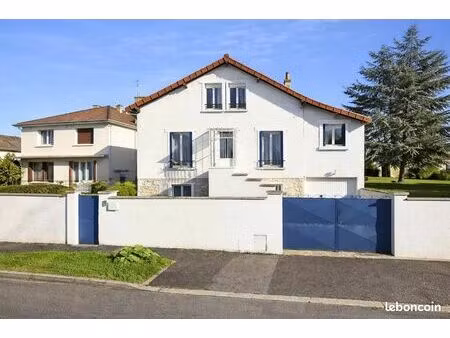 maison 6 pièces 121 m²