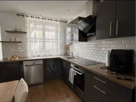 loue maison de ville avec terrasse