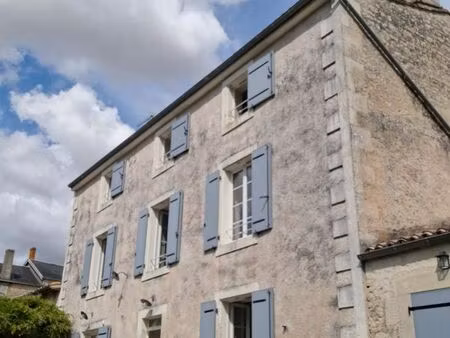 maison de famille gite et piscine 15 min de niort