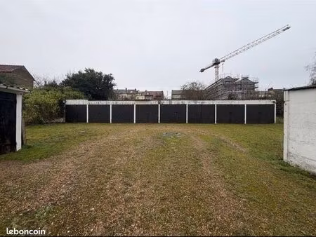 ? rare à mantes-la-jolie – terrain de 2 370 m² avec 47 boxes  10 places couvertes et 2 par