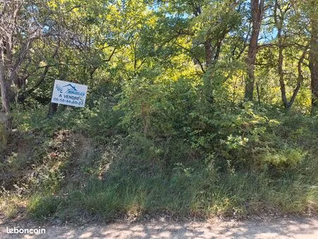 terrain constructible 1380 m²