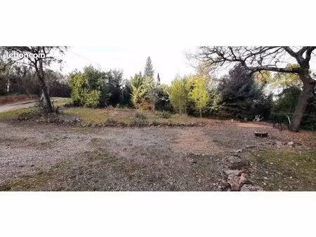 terrain 530 m² le thoronet