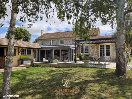 propriété 12 pièces 525 m²