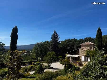 villa 7 pièces 225 m²